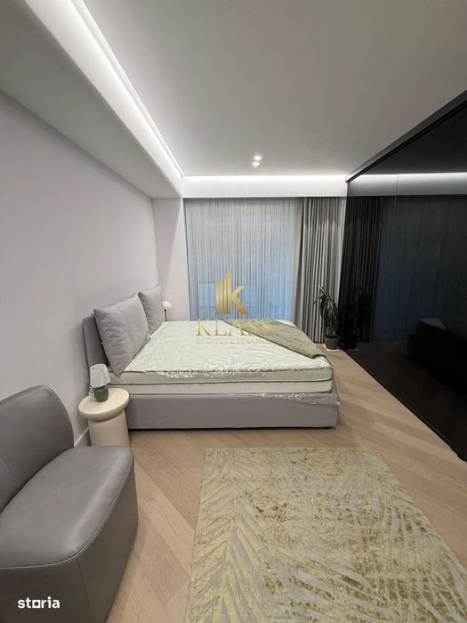 Studio dublu modern, Pipera