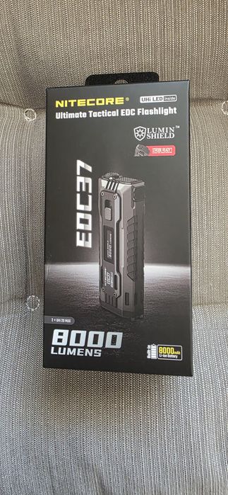 Lanterna EDC 37 Nitecore, NOUA, model de top