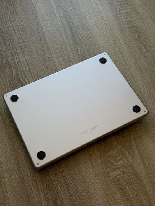 Apple MacBook Air M2 2022, 13.6”, 8GB RAM, 256GB SSD