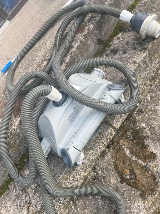 robot aspirator piscina