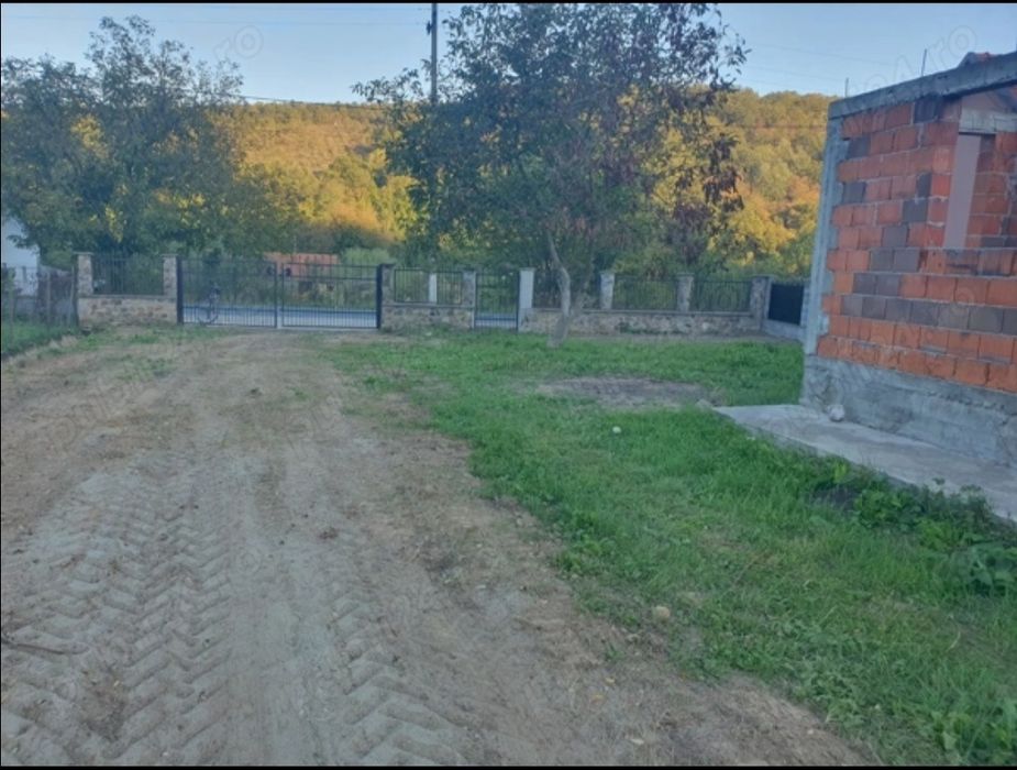 Casă de vânzare la roșu