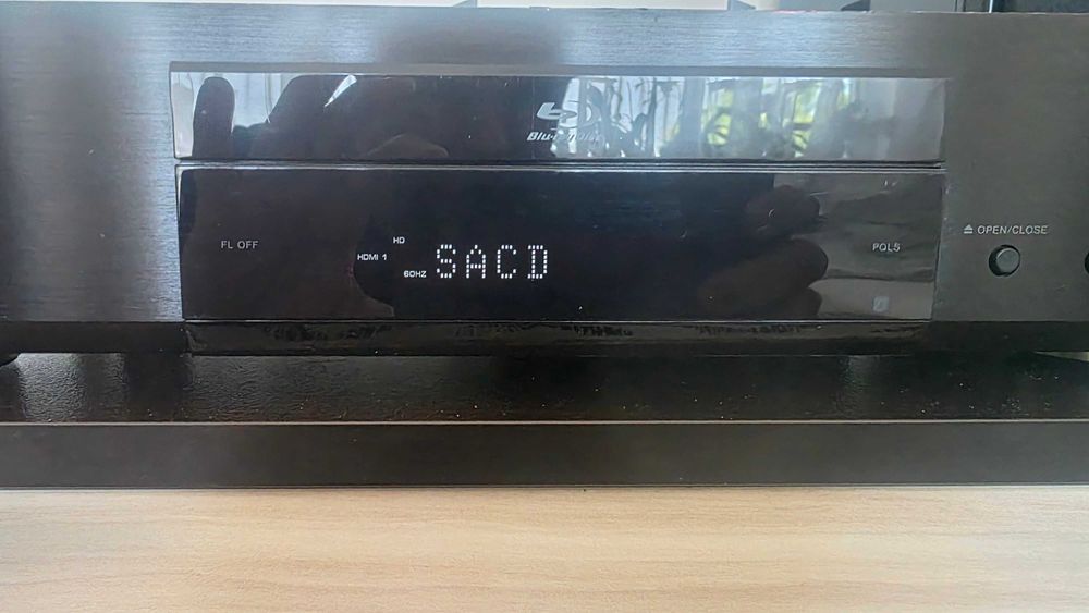 Продавам универсален плейър Pioneer BDP-450