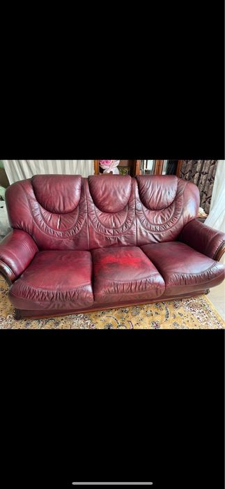 Диван экокожа в нормальном состоянии