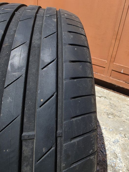 4 бр. летни гуми 255/45/18 Kumho DOT 4118 2x5,5-6 mm 2x4-4,5 mm