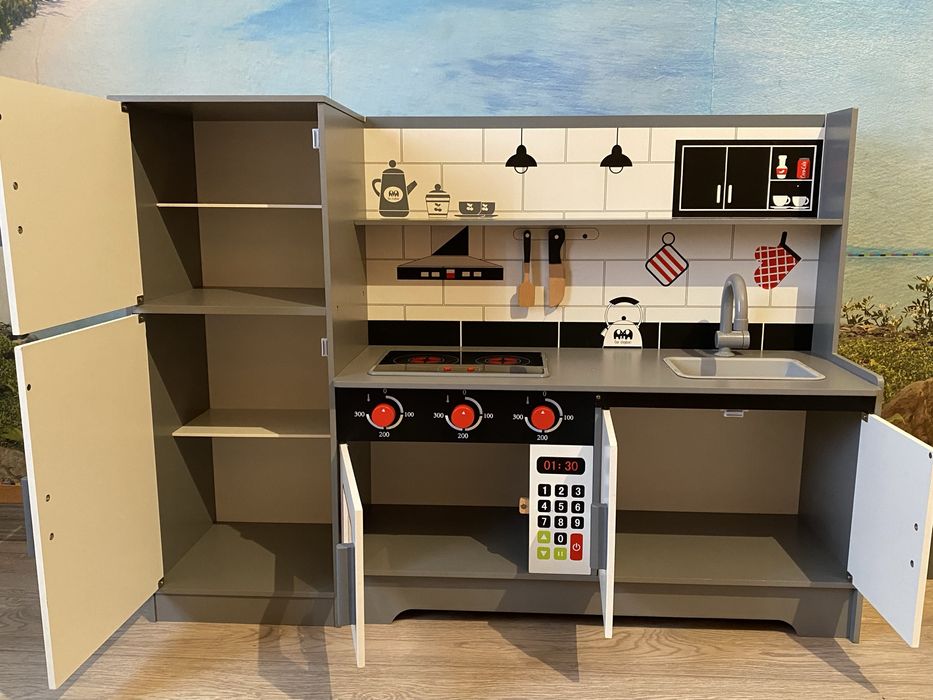 Продам детский кухонный  гарнитур