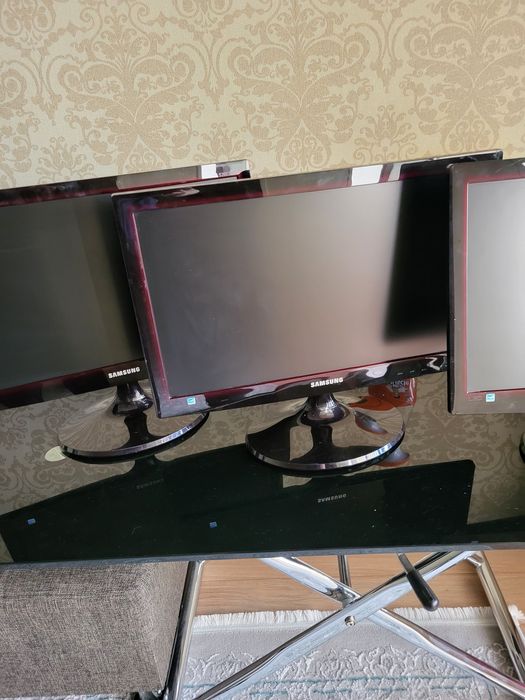 Мониторы SAMSUNG  20 дюймовые