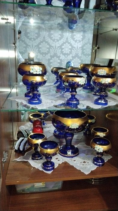 Набор из синего богемского стекла с лепкой (12 предметов)