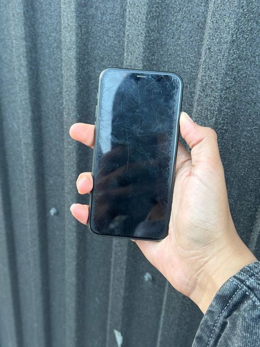 iPhone 11 pro с коропкой
