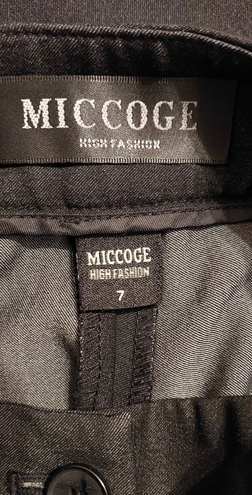 Женские брюки на девушку.