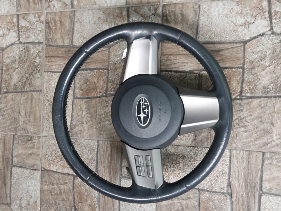 Руль на  Subaru BR 2014год .