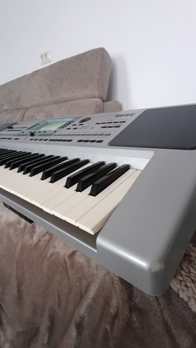 Vând Korg Pa 50 pt .piese