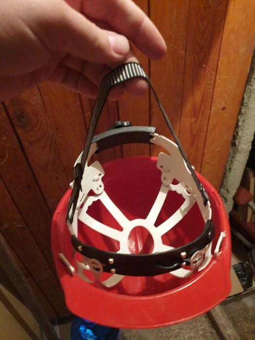 Продавам нова каска