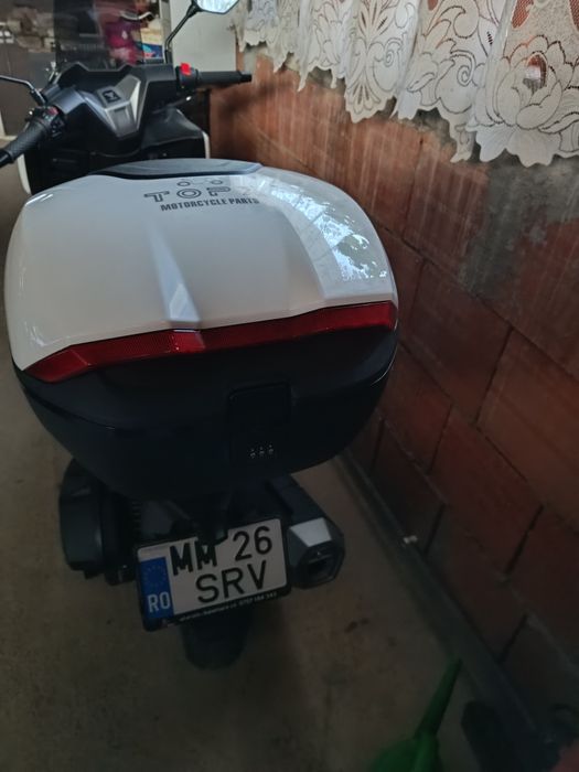 Cutie bagaj scuter/motocicleta de 32L