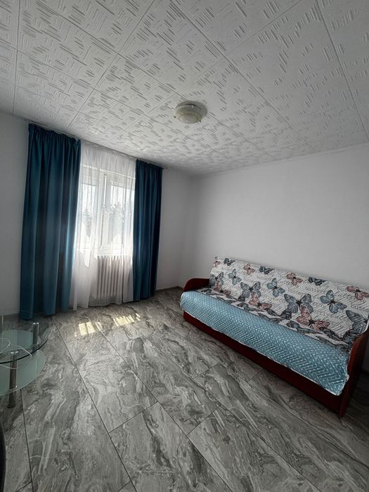 Apartament oferit in Chirie 2 Camere  -360 € (Campina ,  Milcovului, Semi Central)-Propietar