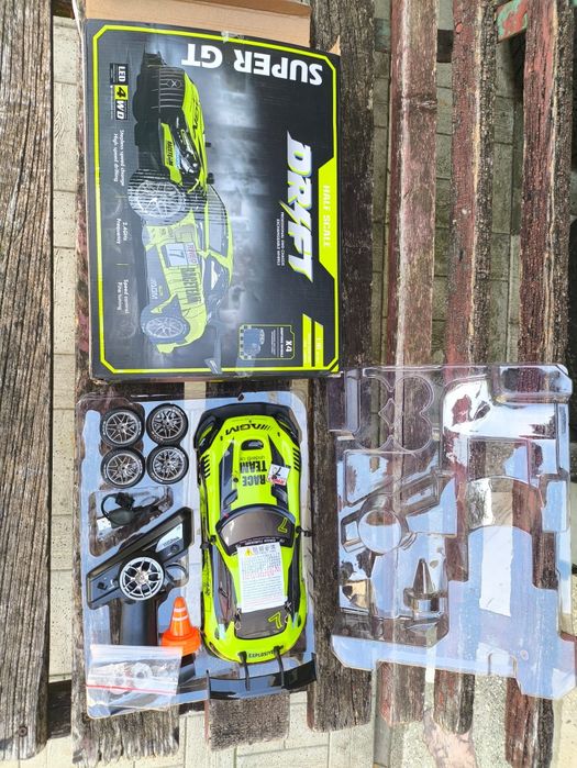 Masinuta cu telecomanda drift