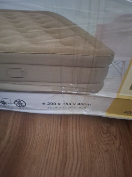 Продам       надувной         матрас.         размеры 200×150×40