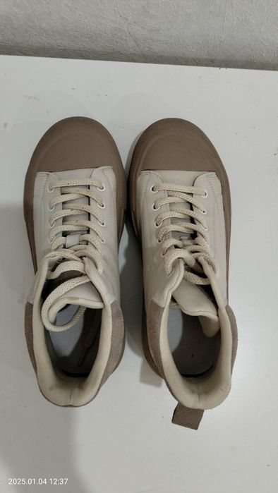 Продам женские ботинки 38 размер