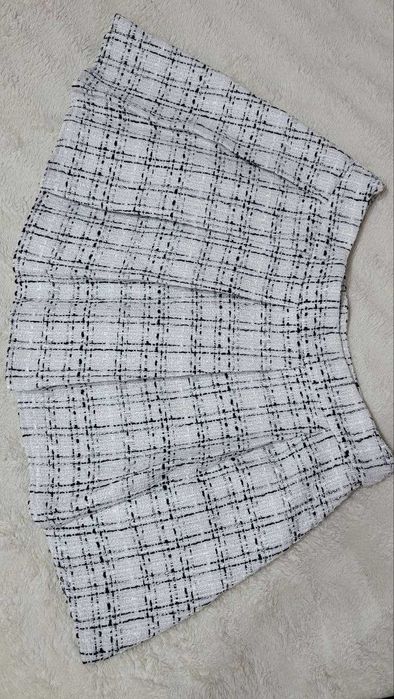 Продаю НОВЫЙ твидовый костюм(пиджак+юбка).