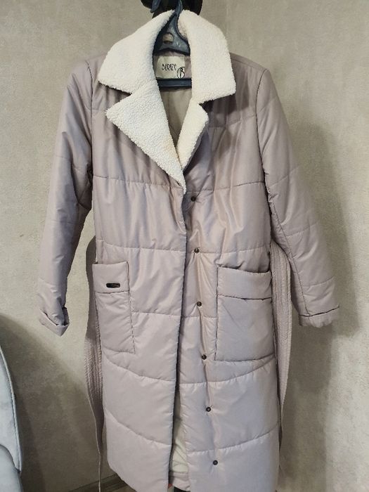 Продам пальто плащевка.