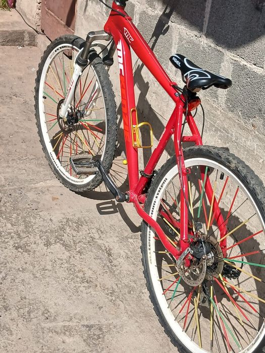 Vand bicicleta mckenzie stare buna mai multe detali in pv fara livrare