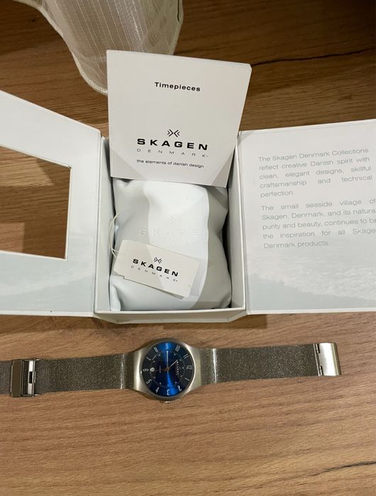 Часовник SKAGEN.
