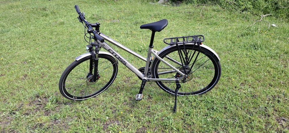 Vând bicicletă 28 CROSS LEGEND trekking damă
