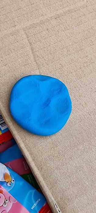 Vând pungute cu plastilina Hey Clay