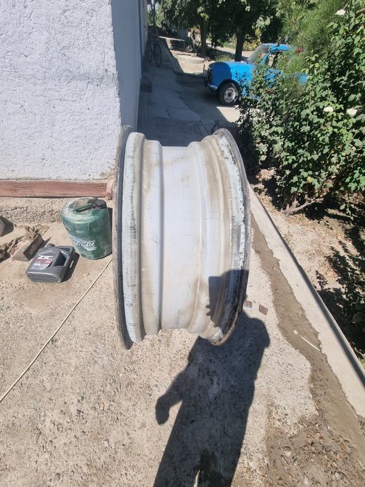 28 traktor diskasi