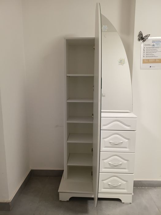 Продам шкаф в прихожую