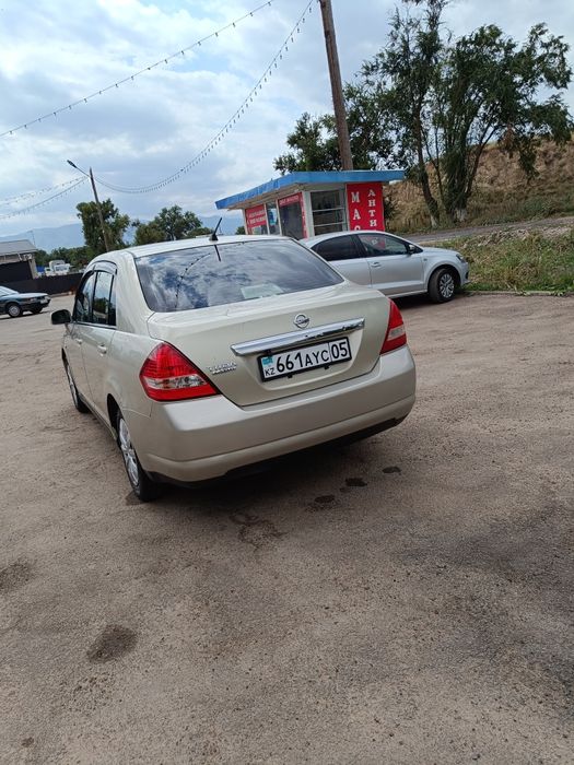 Ниссан тиида 1,5 литр.