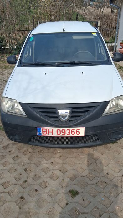 Vând Dacia mcv 1.4 benzina ,încă 2 luni nr rosii valabile