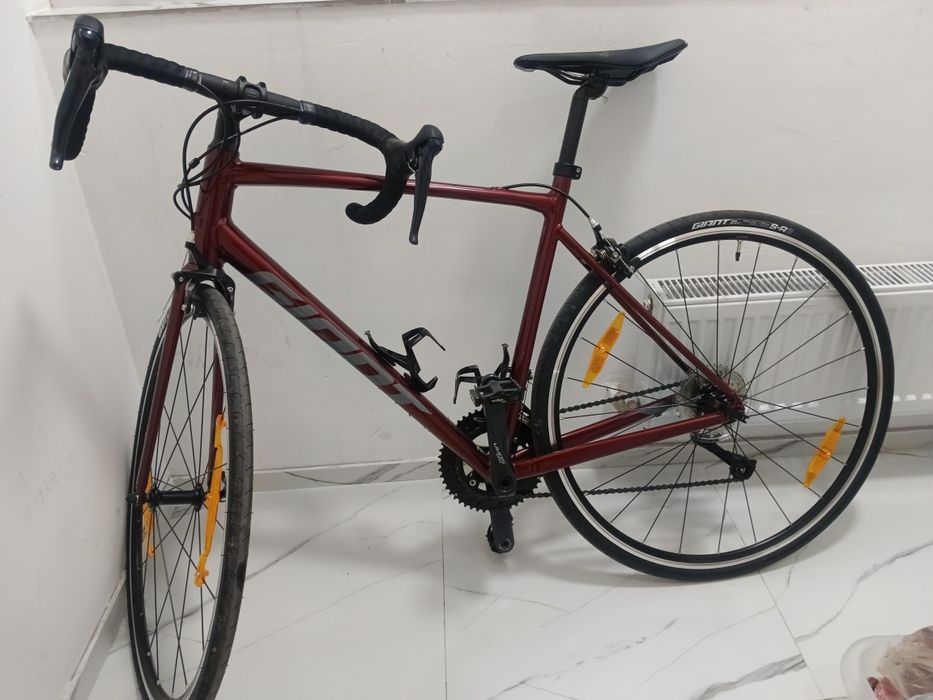 Продам шоссейный велосипед GIANT CONTENT 1