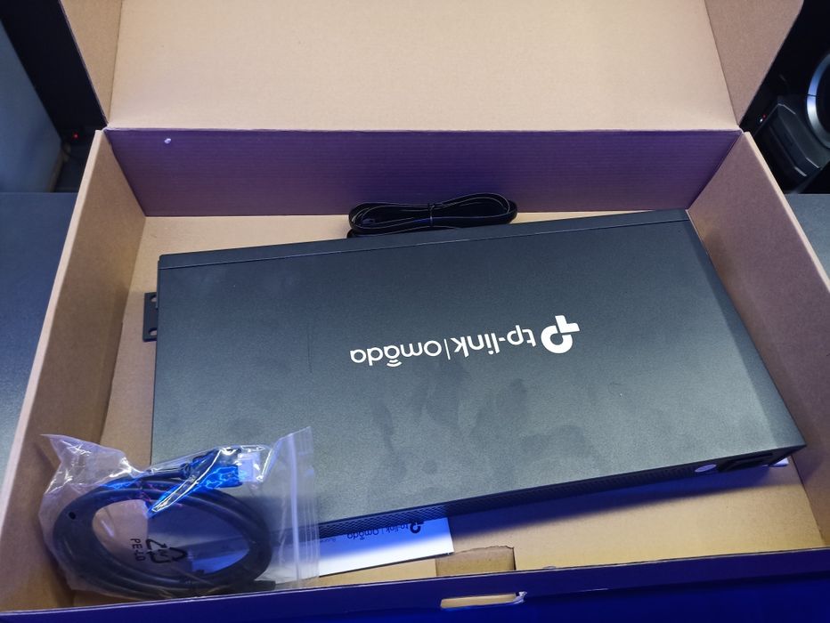 Продам коммутатор(switch)