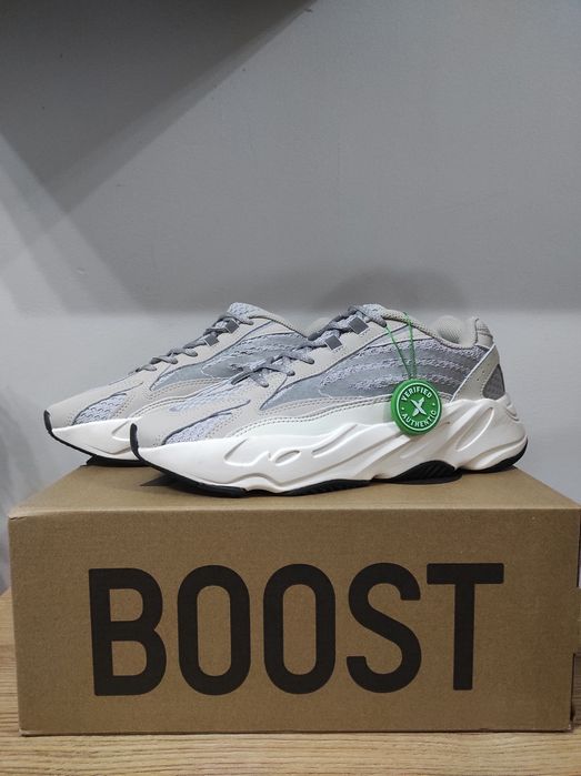 10% ОТСТЪПКА Adidas Yeezy 700 V2 Static / Wave Runner