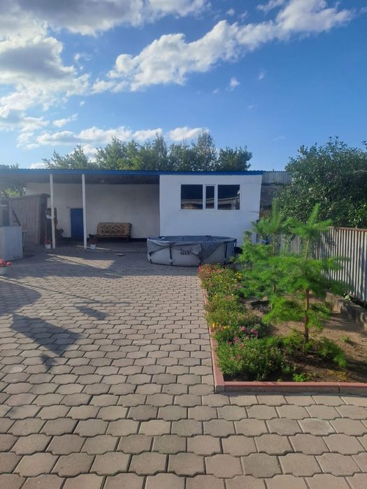 Продается полдома