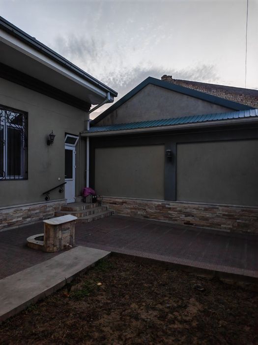 (4) Юнусабадский район. Бадомзар. Продается дом 165м² 2 уровня 
Бадомз