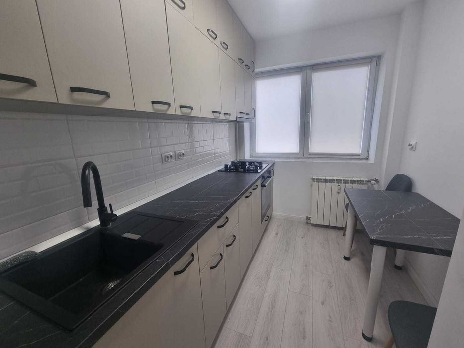 Particular inchiriez ap 2 cam Unirii, metrou, RENOVAT, loc de parcare!
