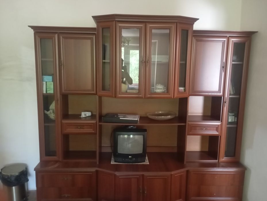Продам шкаф 2.5м длина ширина 3м