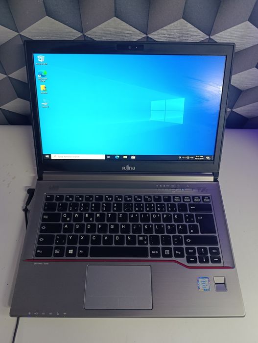 Laptop profesional Fujitsu E746 Intel i5 6200