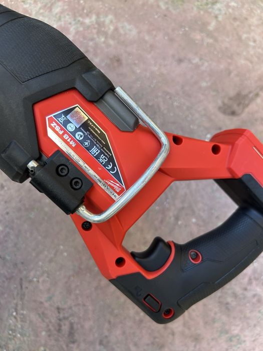 Fierastrau sabie Milwaukee M18 FSZ