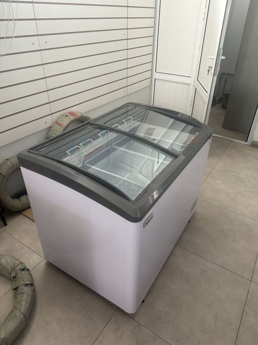 Морозильник витринный