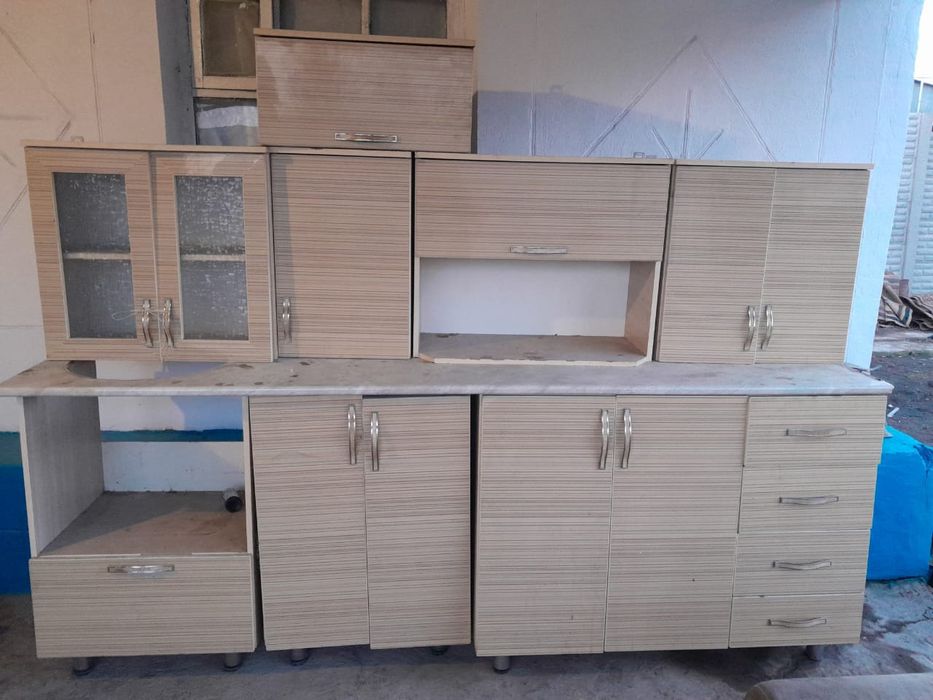 Кухонная мебель срочно продам