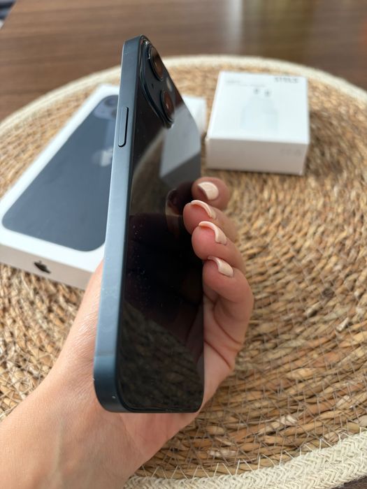 iPhone 13 128 GB + подарък кабел за зареждане и кейс