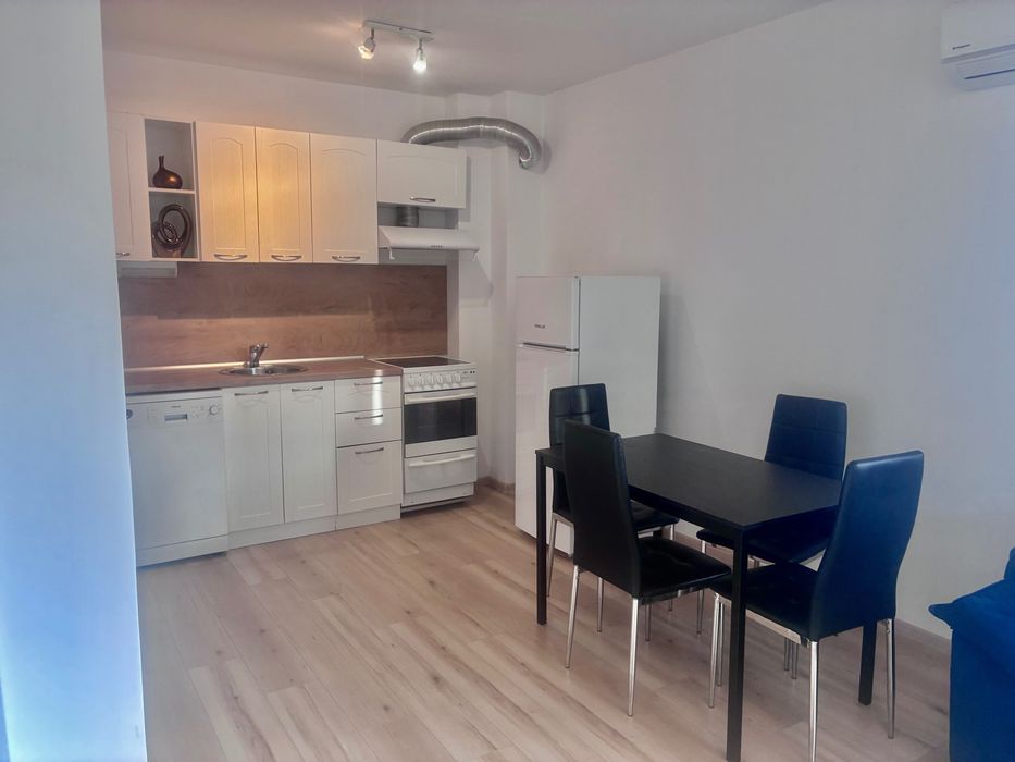 Дава се под наем Двустаен апартамент в Варна, Изгрев - 55 кв.м за 398.82 € - Снимка #2