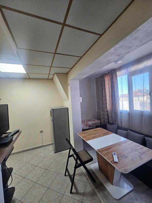 Дава се под наем Двустаен апартамент в Бургас, Възраждане - 65 кв.м за 306 € - Снимка #2