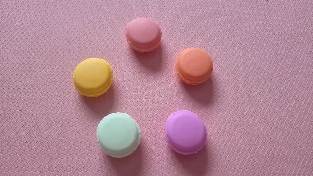 Cercei fluture + cutie macaroon