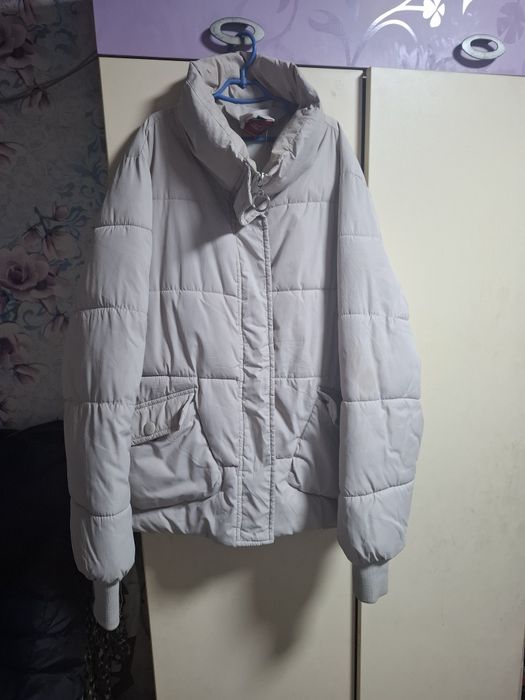 Продам женские куртки