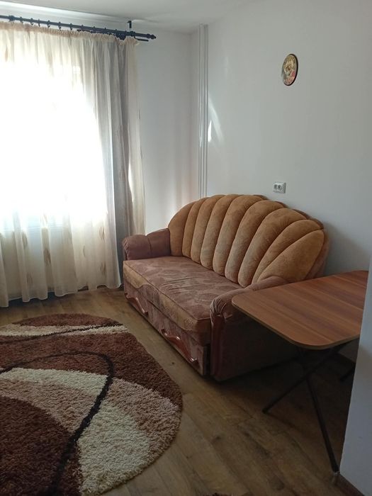 Închiriez Garsonieră Tractorul