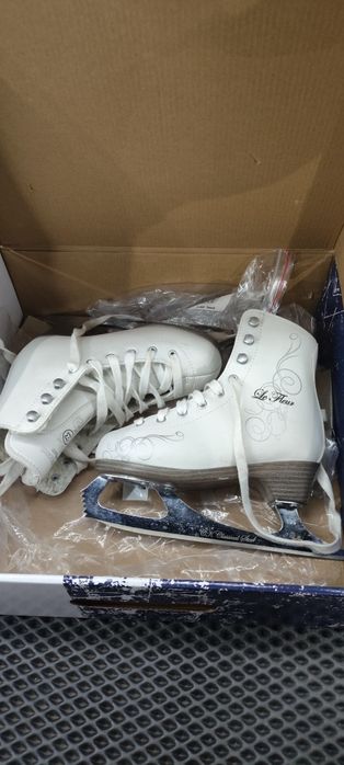 Продам новые коньки для девочки размер 22.5