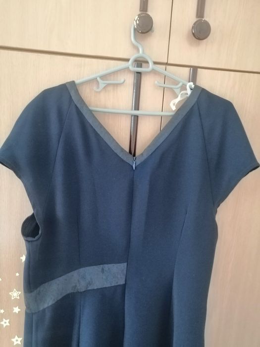 Рокля тъмносиня елетгантна